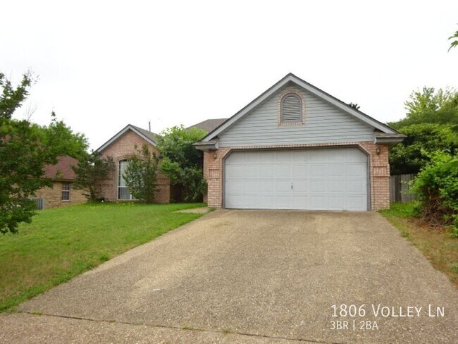 Building Photo - 1806 Volley Ln