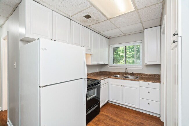 Building Photo - 2751 Jersey Ave