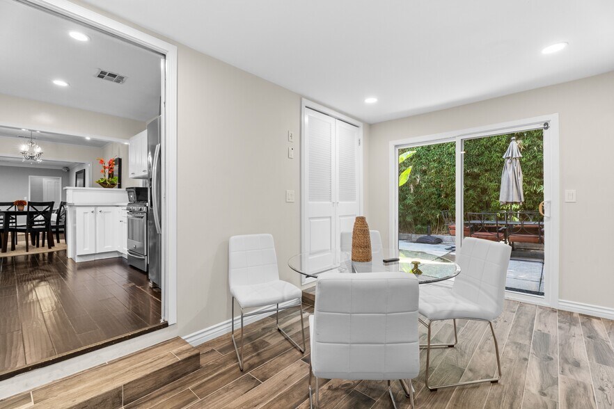 Building Photo - 4242 Van Nuys Blvd