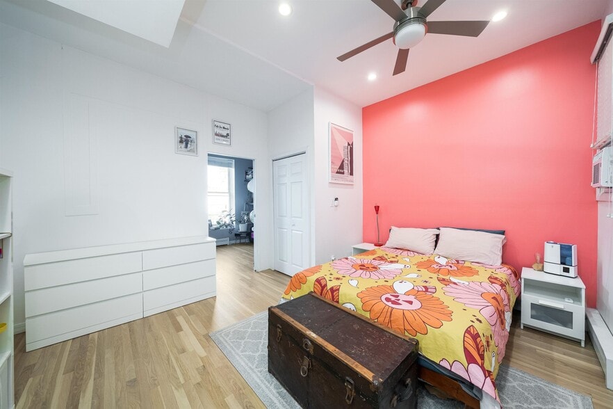 Building Photo - 201 Pavonia Ave