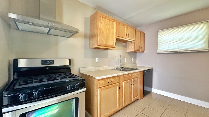 Building Photo - 3817 Palmerston Ave