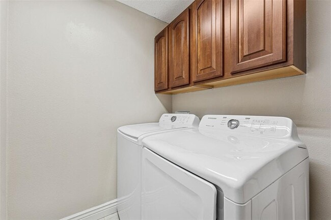 Building Photo - 25946 Buckthorn Ave