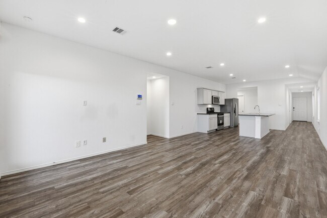 Building Photo - 24343 Saddlestone Green Dr