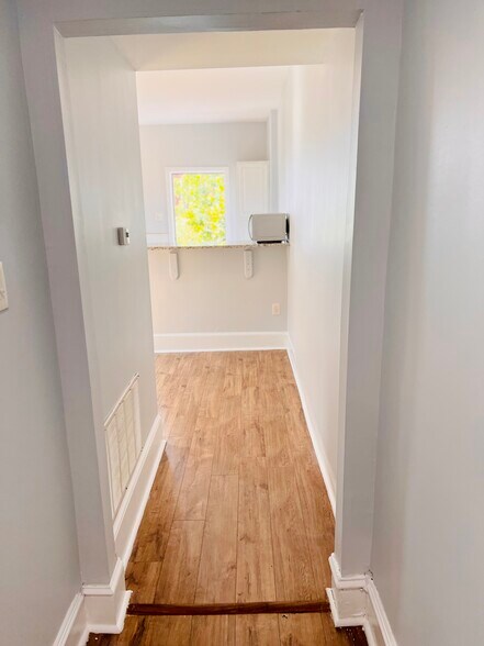 Building Photo - 6020 Catharine St