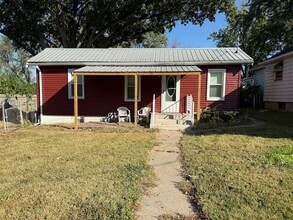 Building Photo - Remodeled Home in Peoria Heights