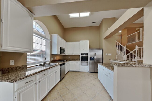 Building Photo - 7415 Broken Ridge Dr