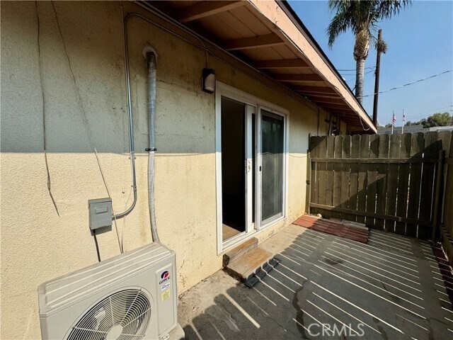 Building Photo - 8863 San Bernardino Rd