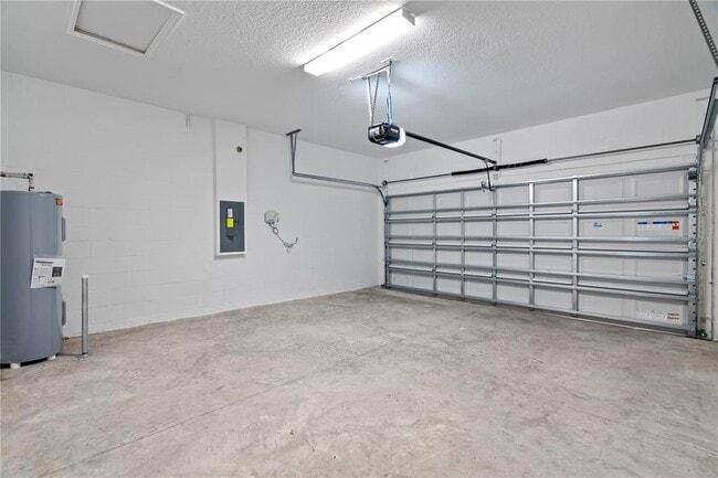 Building Photo - 18156 Pleasantview Blvd