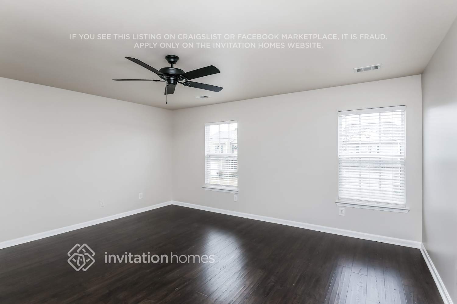 Building Photo - 2820 Englewood Dr