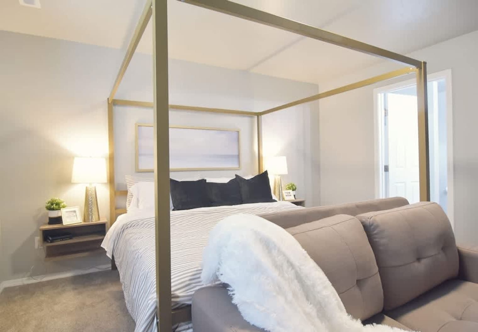 Building Photo - 17541 Mountain Springs Ave