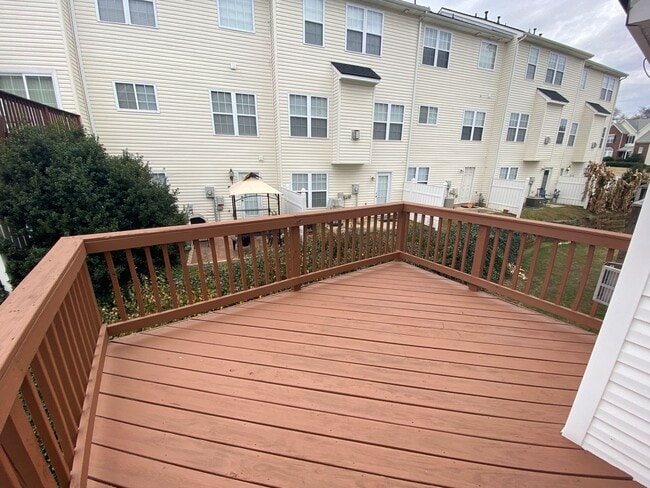 Building Photo - MOVE-IN READY!