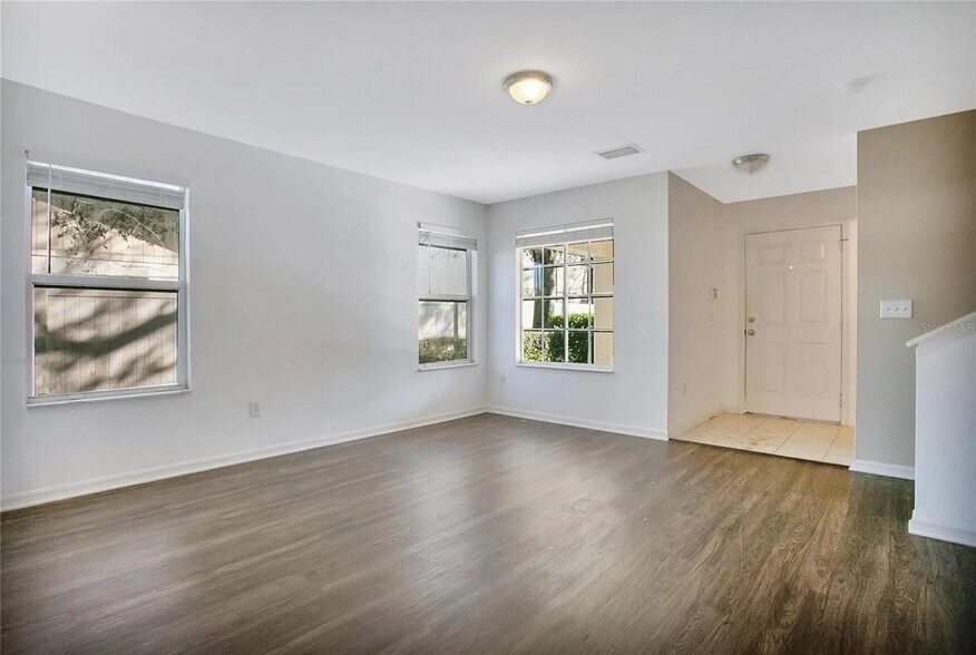 Building Photo - 2533 Harn Blvd