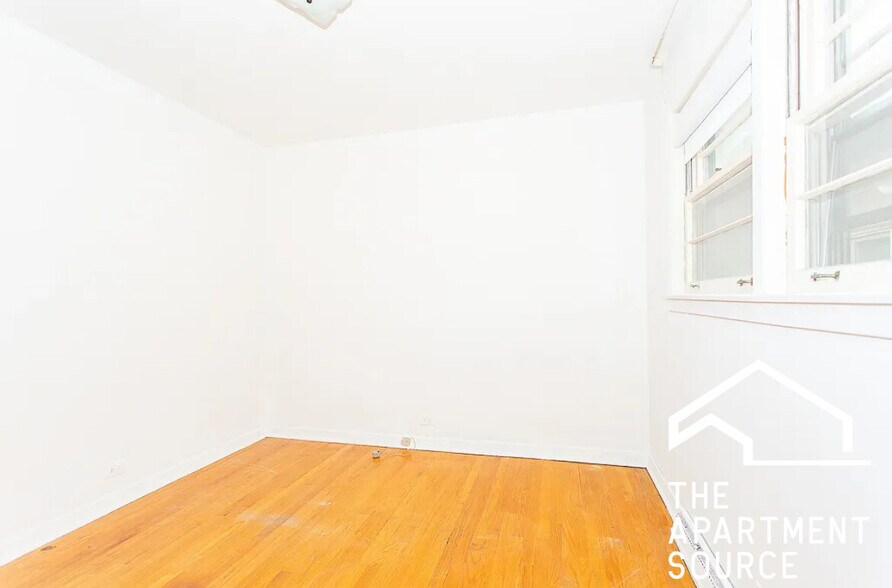 Building Photo - 7407 N California Ave