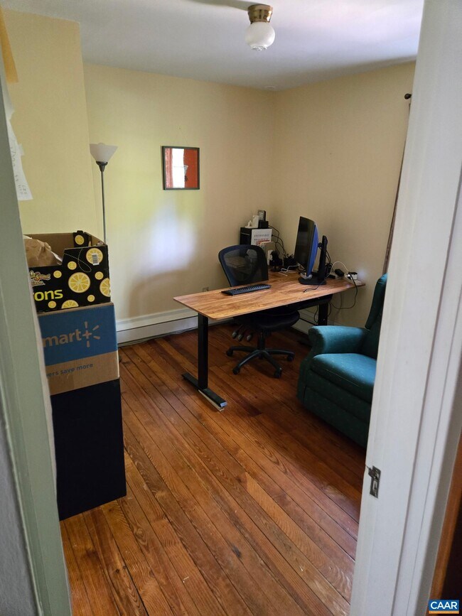 Building Photo - 954 Old Lynchburg Rd