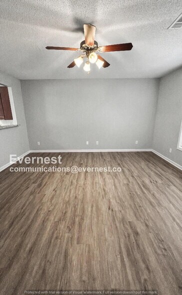 Building Photo - 8635 Thomas Ln