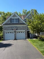 Building Photo - 40 Greylynne Dr