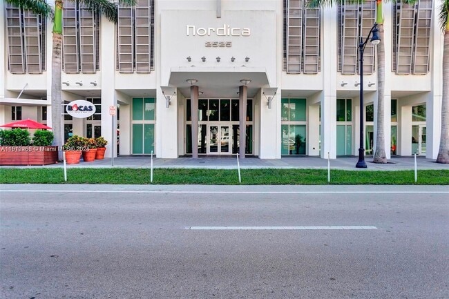 Building Photo - 2525 SW 3rd Ave