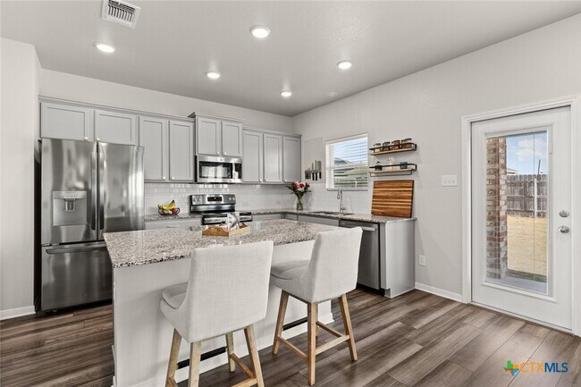 Building Photo - 2233 Chia Ct