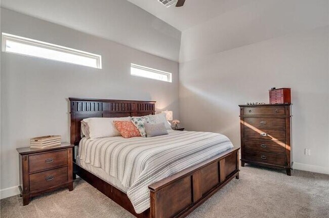 Building Photo - Amazing- Transitional Style Home with Custom Finishes w/ Community Pool- Gated- Edmond Schools