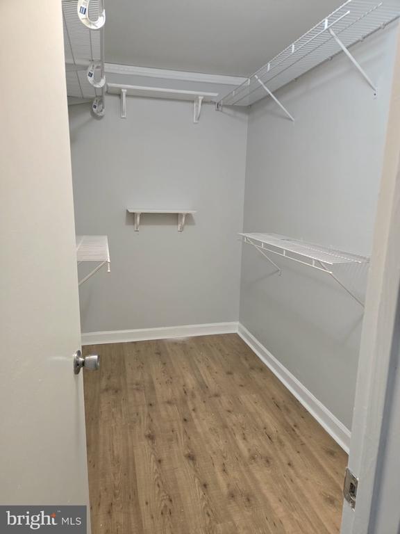 Building Photo - 3315 Sir Thomas Dr