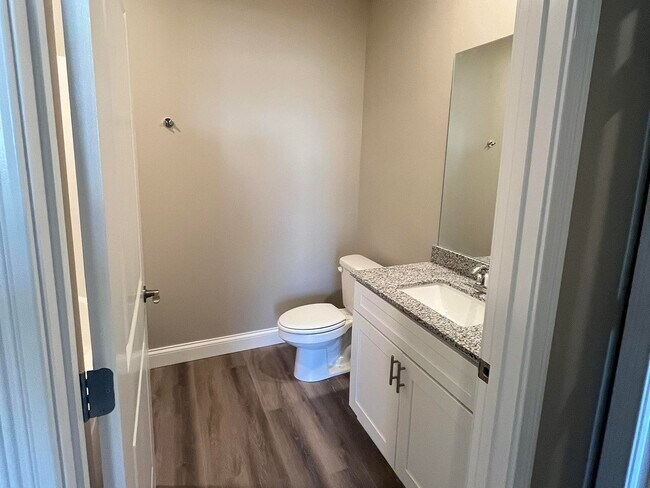 Building Photo - 361 Hillview Mls Blvd