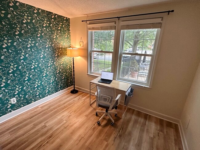 Bedroom 1/office - 504 Bashford Ln