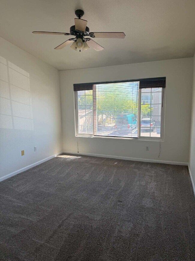 Building Photo - YOU WON'T WANT TO MISS OUT ON THIS CONDO!! 2 bed/ 2 bath Condo in Highlands Ranch!    MOVE IN SPE...