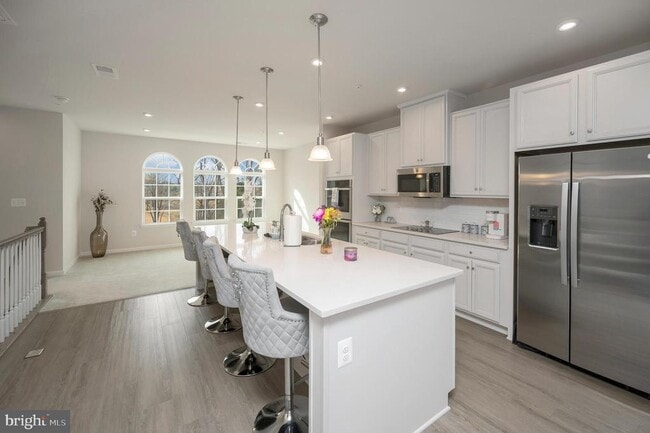 Building Photo - 7977 Independence Dr