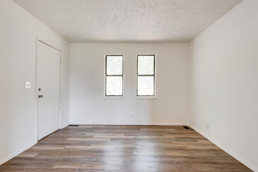 Building Photo - 836 Miller Estates Rd