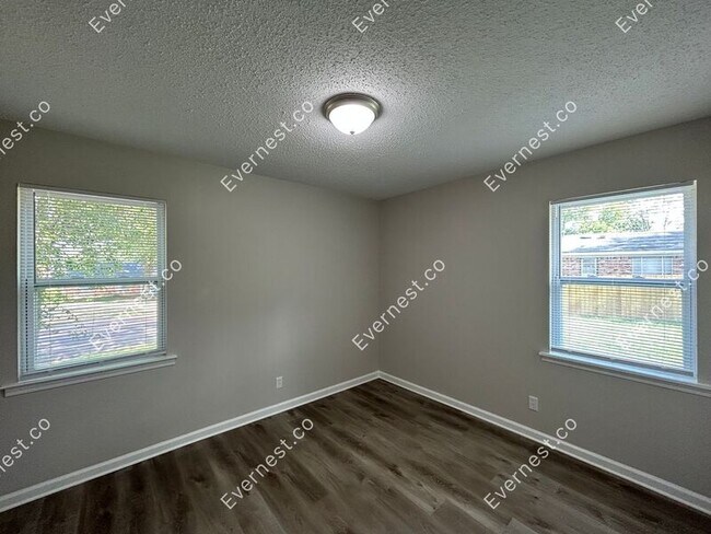 Building Photo - 1480 Moss Point Dr