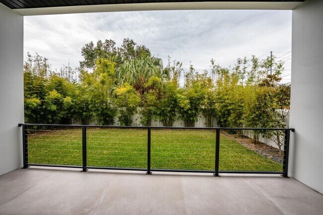 Building Photo - 3010 W Trilby Ave