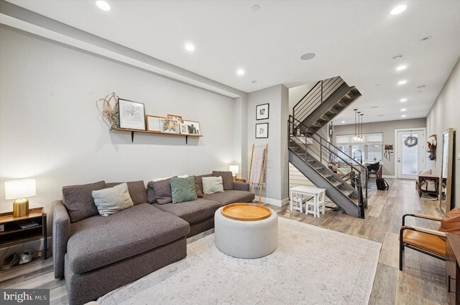 Building Photo - 1942 Tasker St