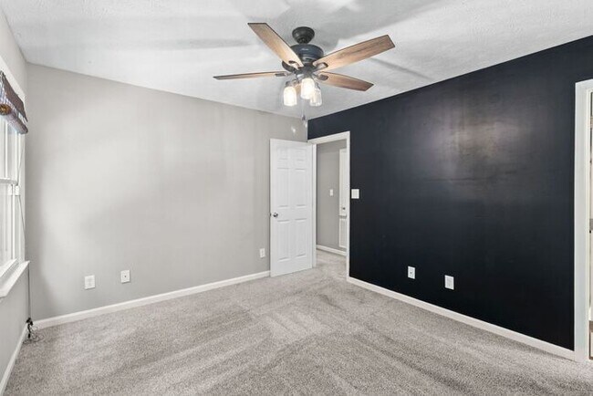 Building Photo - 3294 Florida Dr