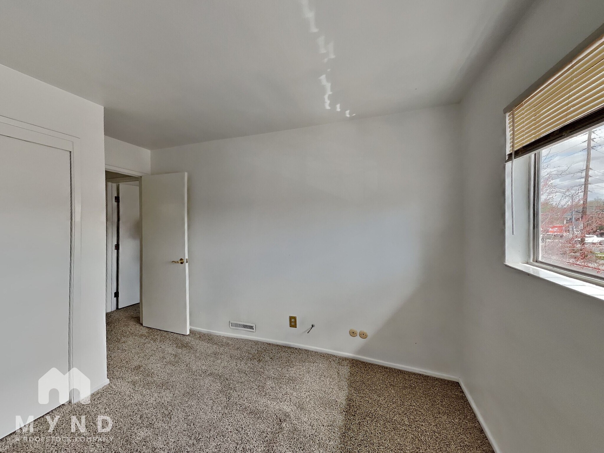 Building Photo - 6 Smithridge Park