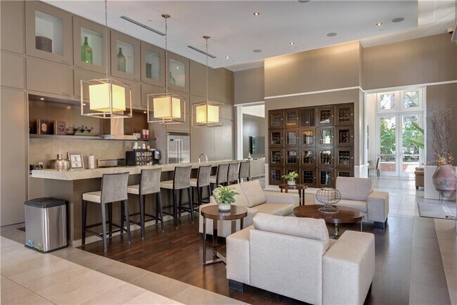 Building Photo - 1820 Peachtree Rd NW