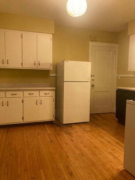 Kitchen - 3400 Fremont Ave S