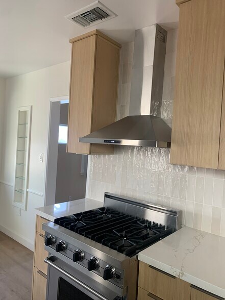 Building Photo - 11677 1/2 Magnolia Blvd