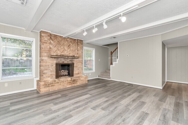 Building Photo - 12526 Hazelwood Ln