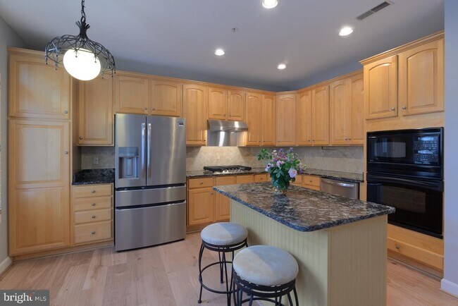 Building Photo - 4912 Waple Ln