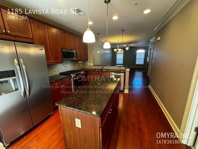 Building Photo - Luxurious 2 bedroom townhouse in Atlanta!