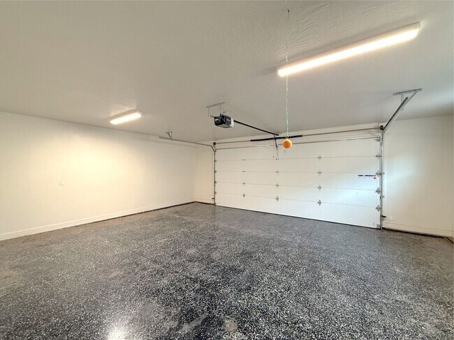 Building Photo - 60 N 60 E