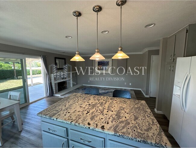 Building Photo - ***REDUCED RENT***Charming 4-Bedroom Home ...