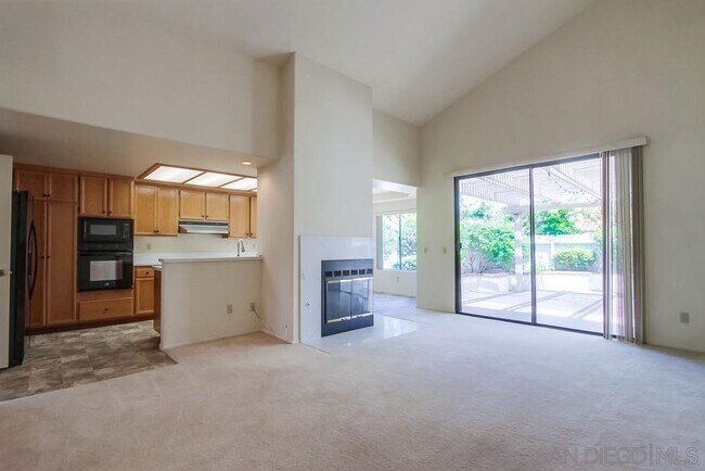 Building Photo - 11742 Avenida Sivrita
