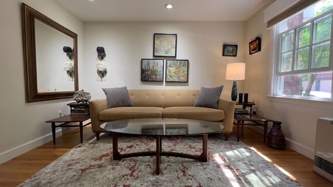 Building Photo - Spacious 2BR/1.5BA Townhouse Available February 1st!!  Great West End Location!!