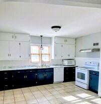 Building Photo - 2119 14th St S