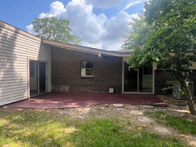Building Photo - 2464 Kensington Dr