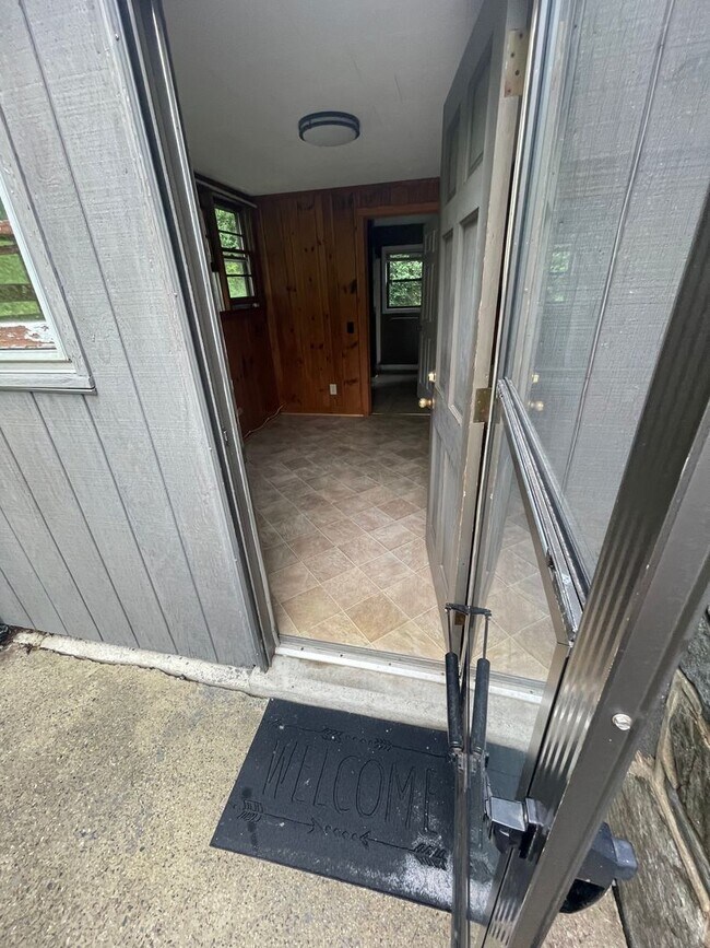 Building Photo - 296 Middle Fork Rd