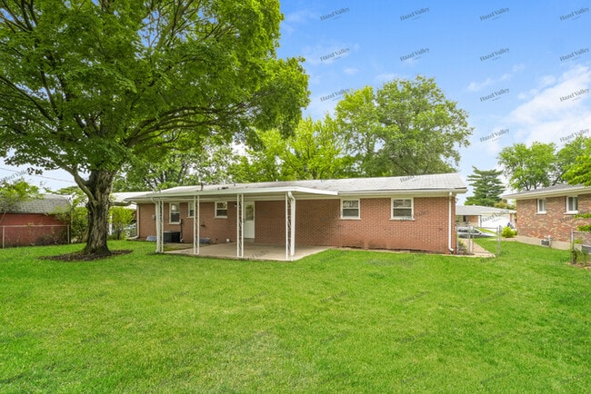 Building Photo - 2433 Chartom Mar
