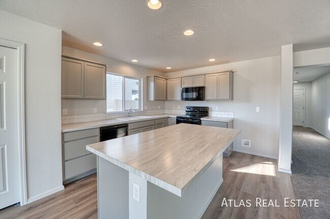 Building Photo - 12665 Lignite Dr