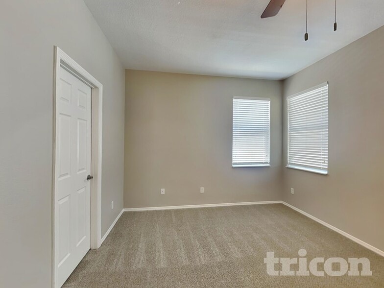 Building Photo - 3230 Ogden Dr